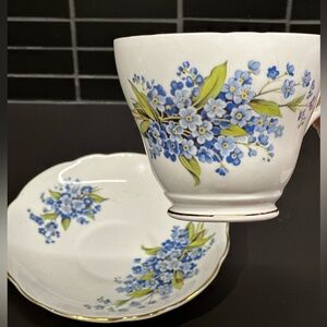 Royal Albert Fine Bone China Teacup and Saucer - Perfect Condition